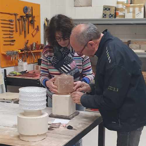 Bottega di scultura in pietra e metallo al LARGO 10